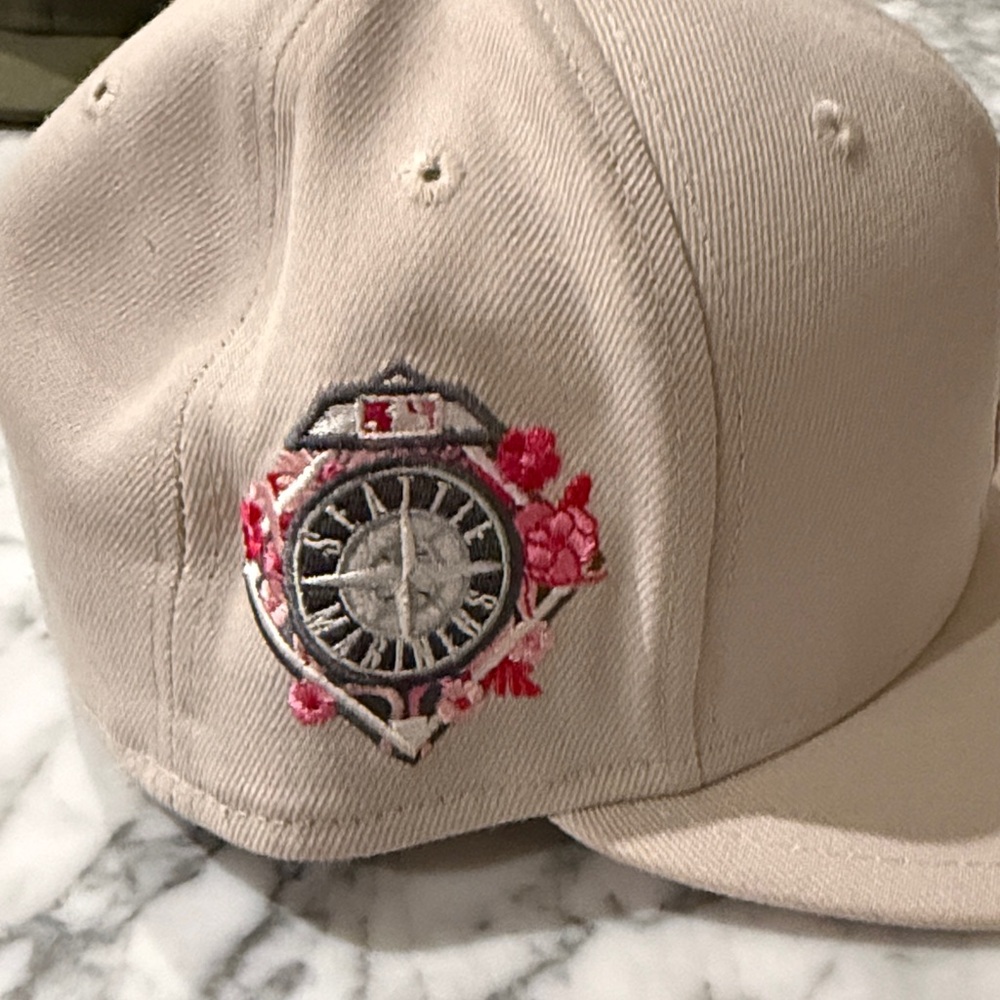 Seattle Mariners Mother’s Day Baseball Cap. - Picture 5 of 7